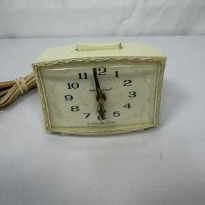 Vintage General Electric Snooz-Alarm Electric Clock Model 7315